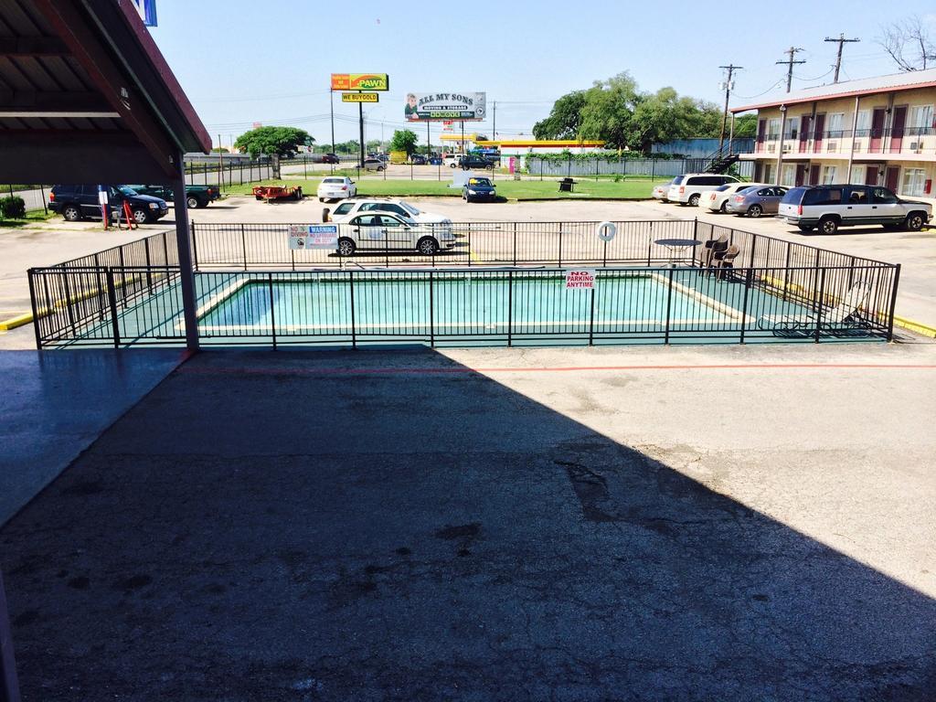 Austin Motor Inn Экстерьер фото